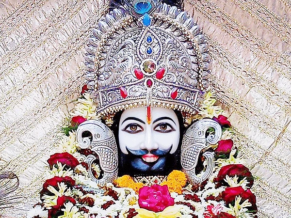श्याम चरणों में अर्पित जीवन