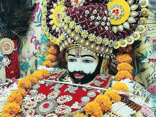 ईश्वर की अद्भुतता में आत्म-समर्पण