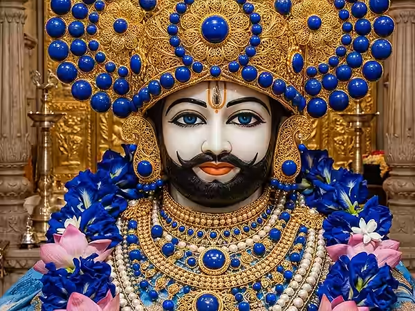 खाटू श्याम मंदिर कैसे जाएं और कहाँ रुके?